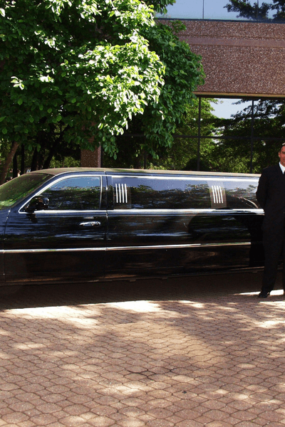 Why hiring a limo service is the best option in Toronto?