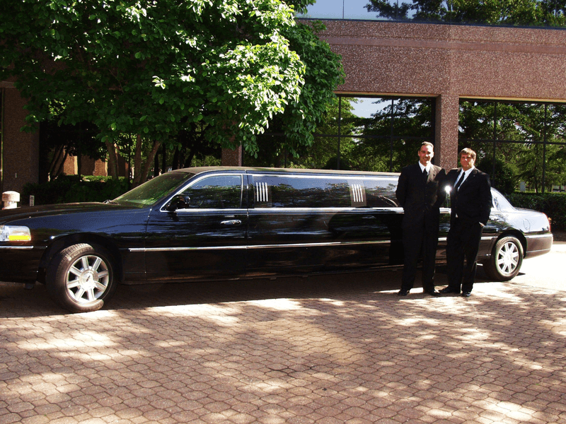 Why hiring a limo service is the best option in Toronto?